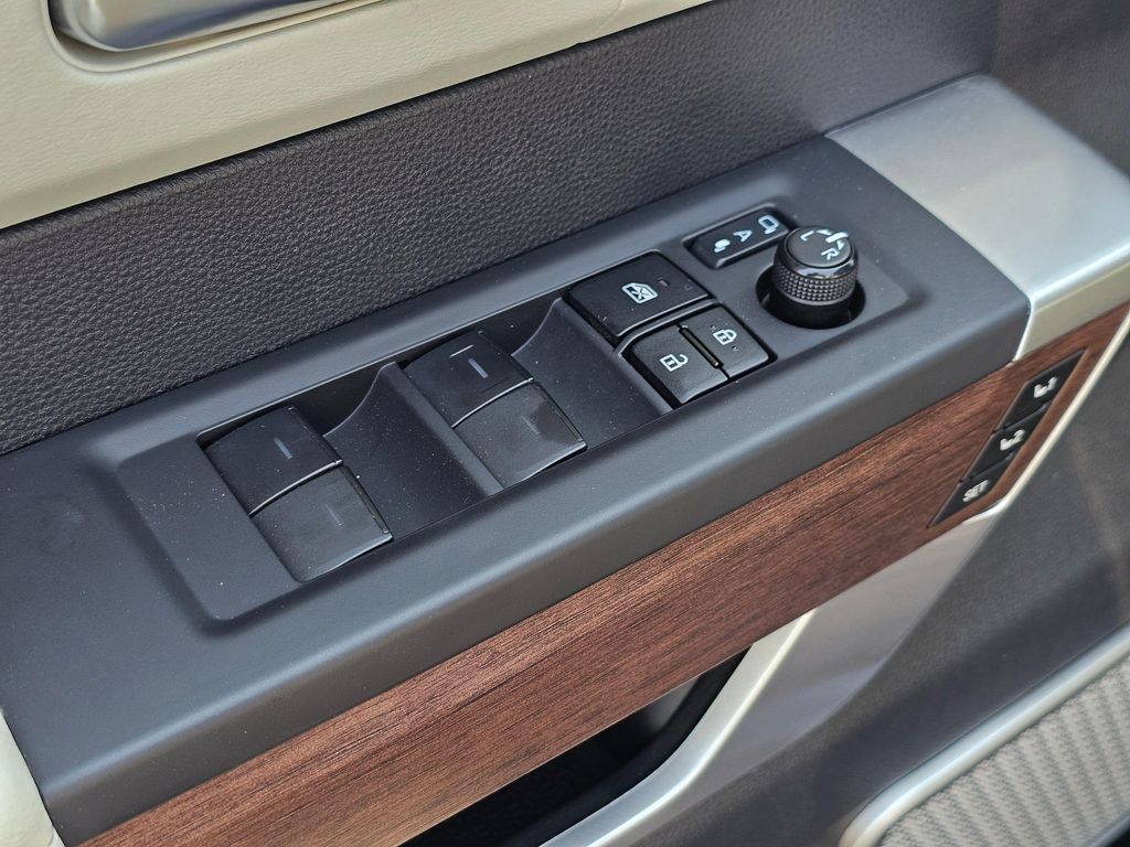 2023 Toyota SEQUOIA PLATINUM — фото 34