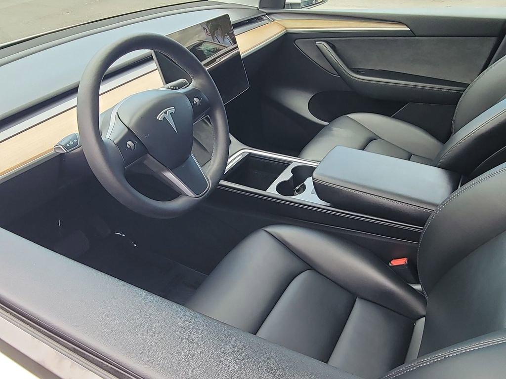 TESLA MODEL Y LONG RANGE - 10