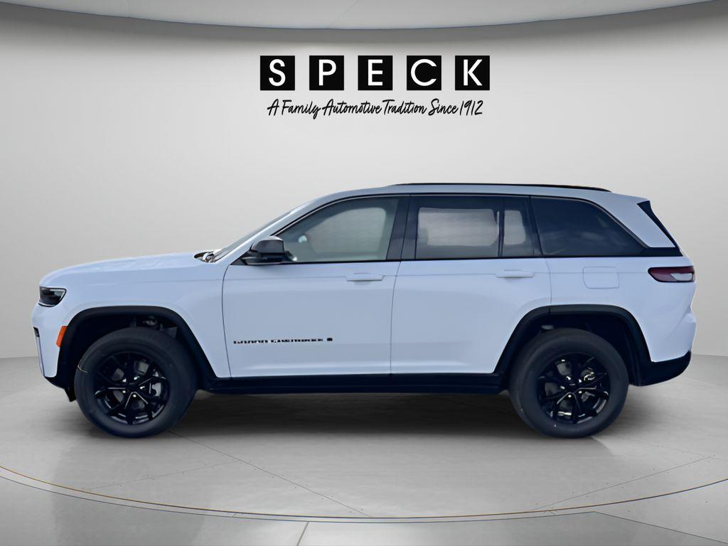 New 2026 Jeep Grand Cherokee Laredo