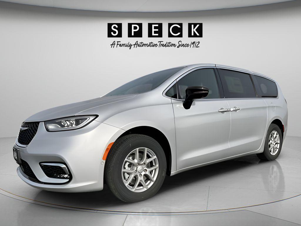 New 2026 Chrysler Pacifica Select