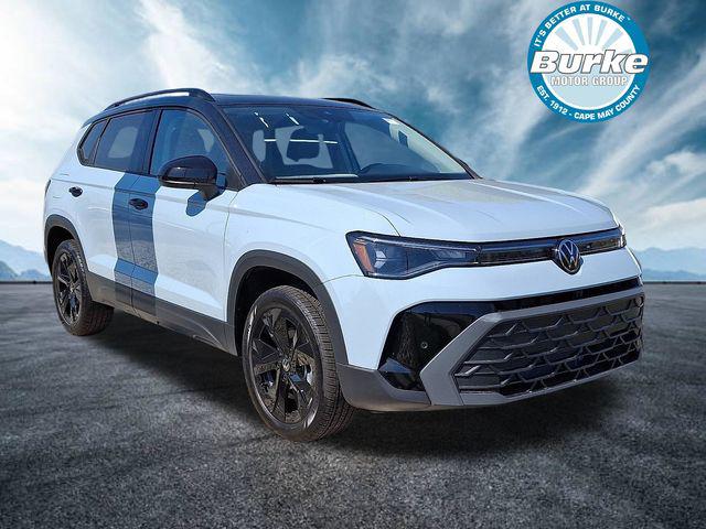 New 2026 Volkswagen Taos SE Black