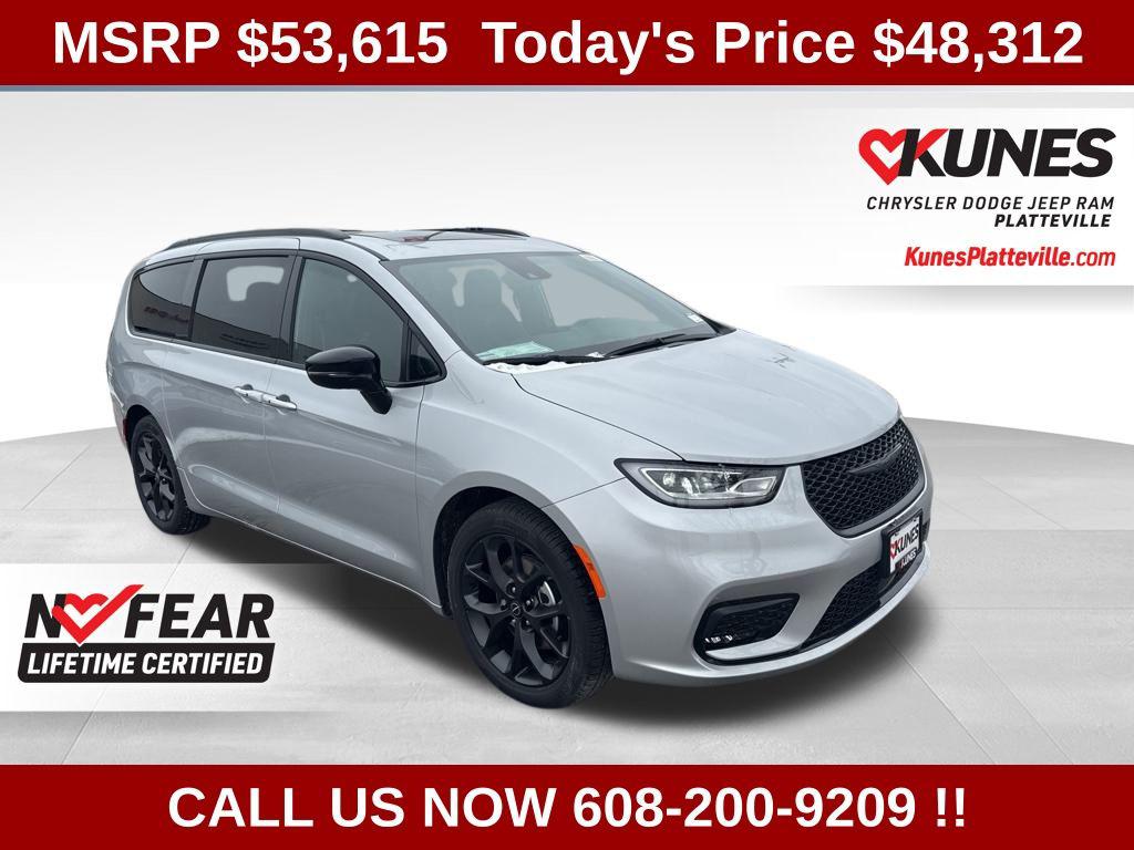 New 2026 Chrysler Pacifica Limited