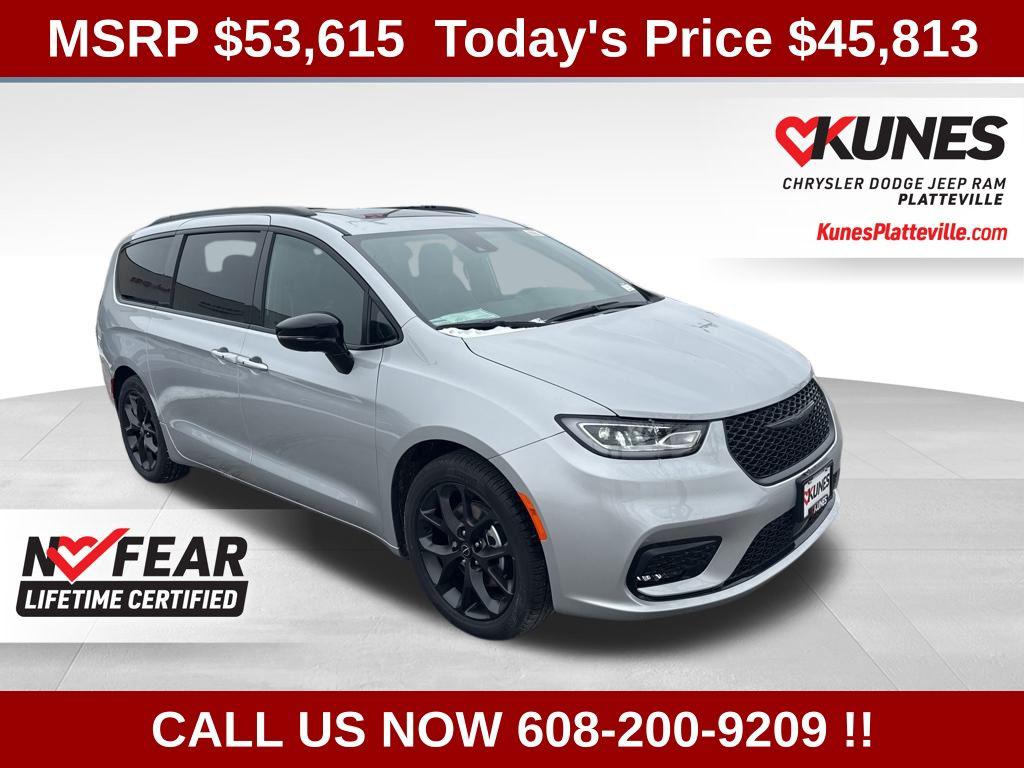 New 2026 Chrysler Pacifica Limited