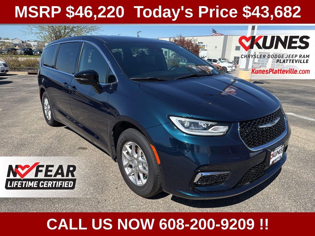 New 2025 Chrysler Pacifica L
