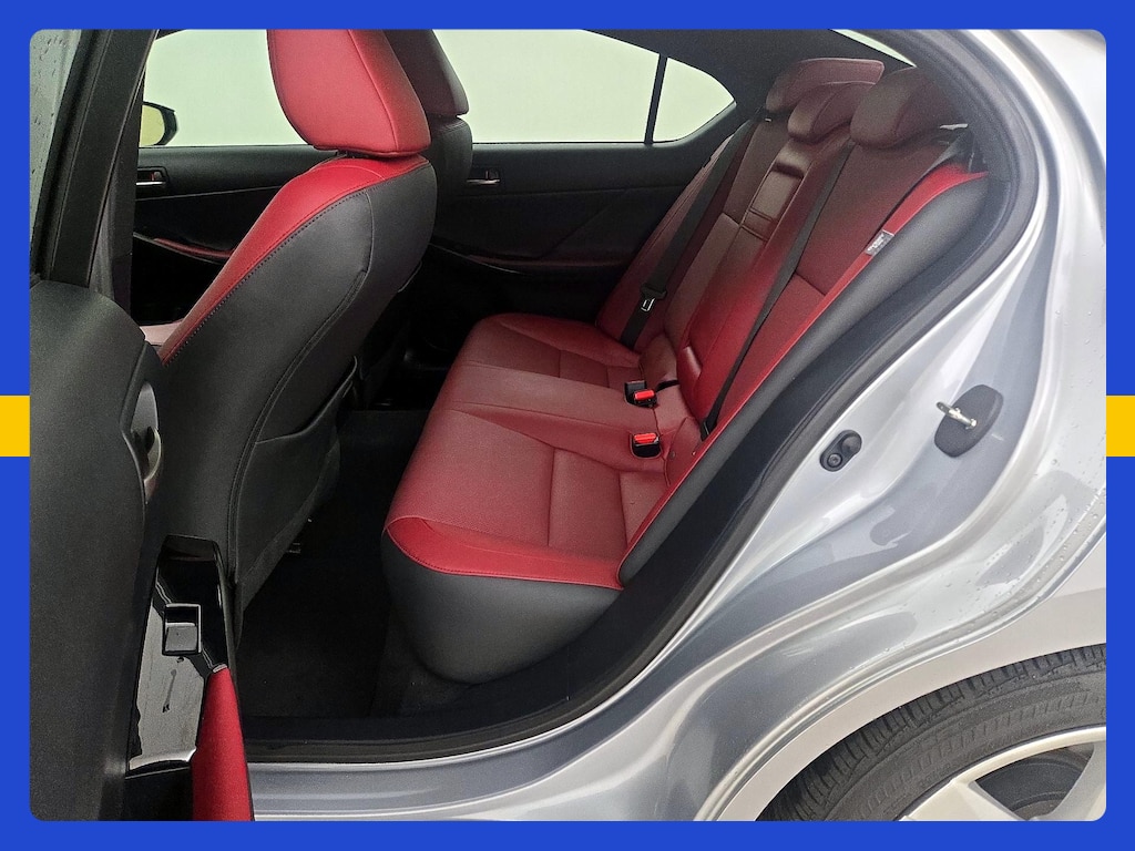2023 Lexus IS 300 — миниатюра 25