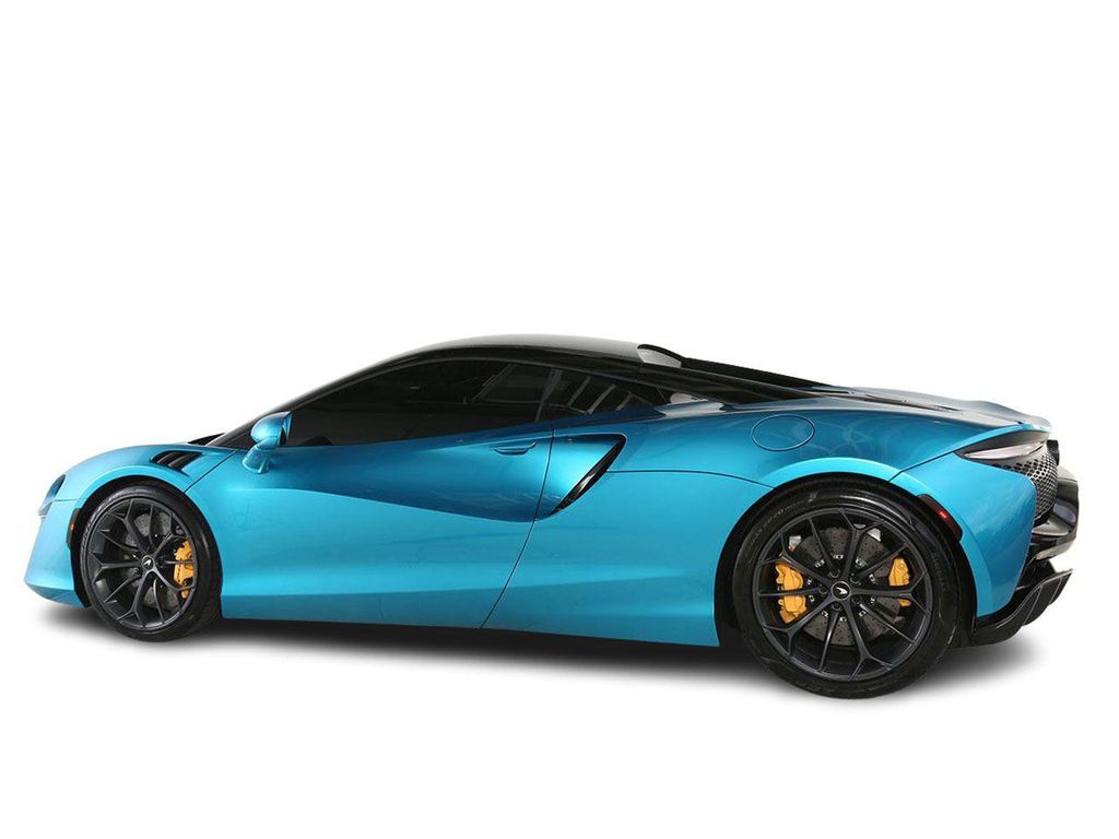 صورة 10 لـ 2023 Mclaren ARTURA BASE