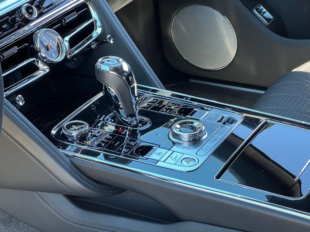 صورة مصغرة 29 لـ 2022 Bentley FLYING SPUR HYBRID