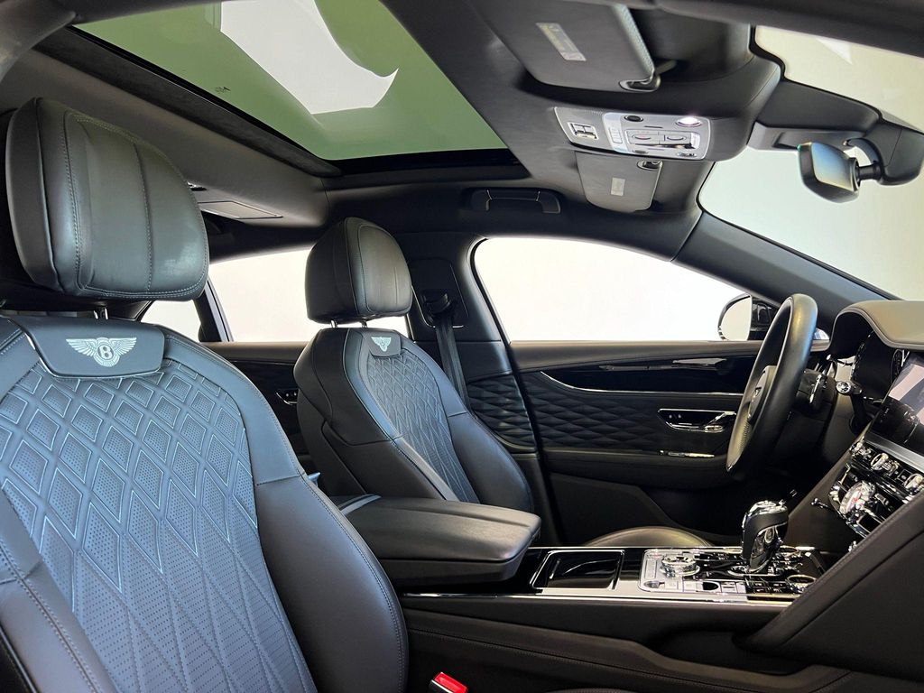 صورة مصغرة 22 لـ 2022 Bentley FLYING SPUR HYBRID