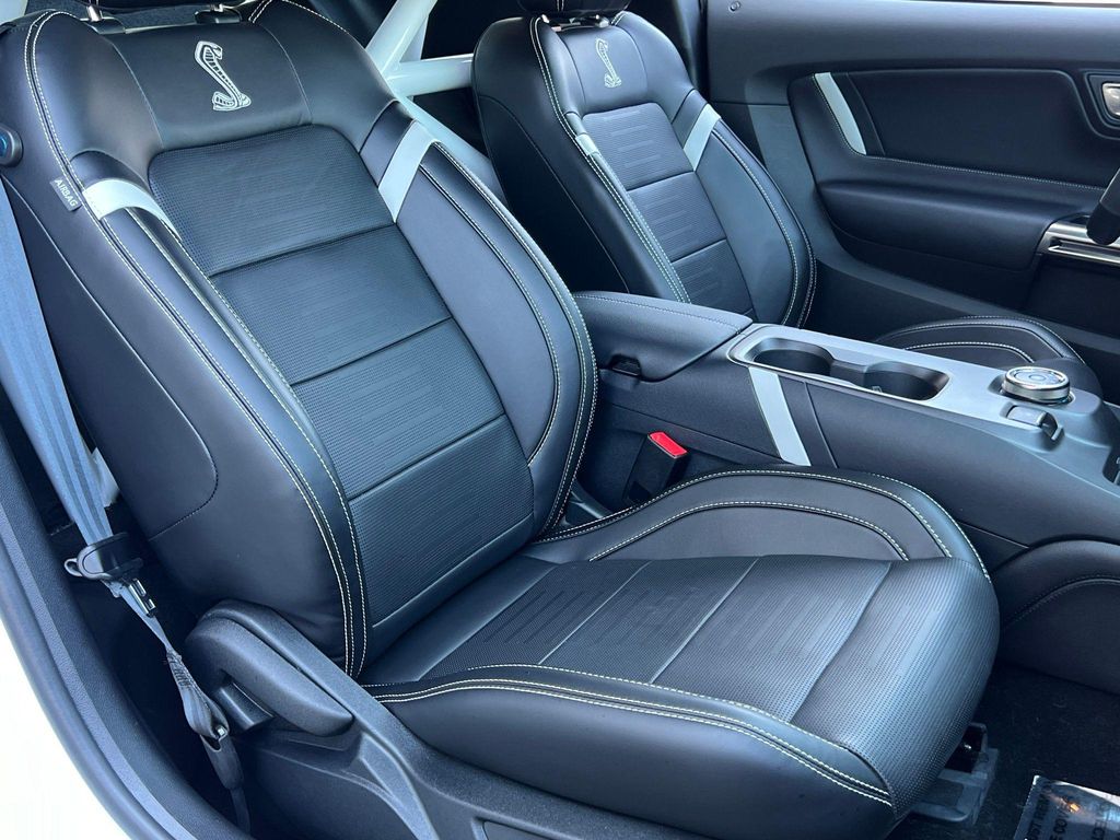 صورة مصغرة 36 لـ 2020 FORD SHELBY GT500 BASE