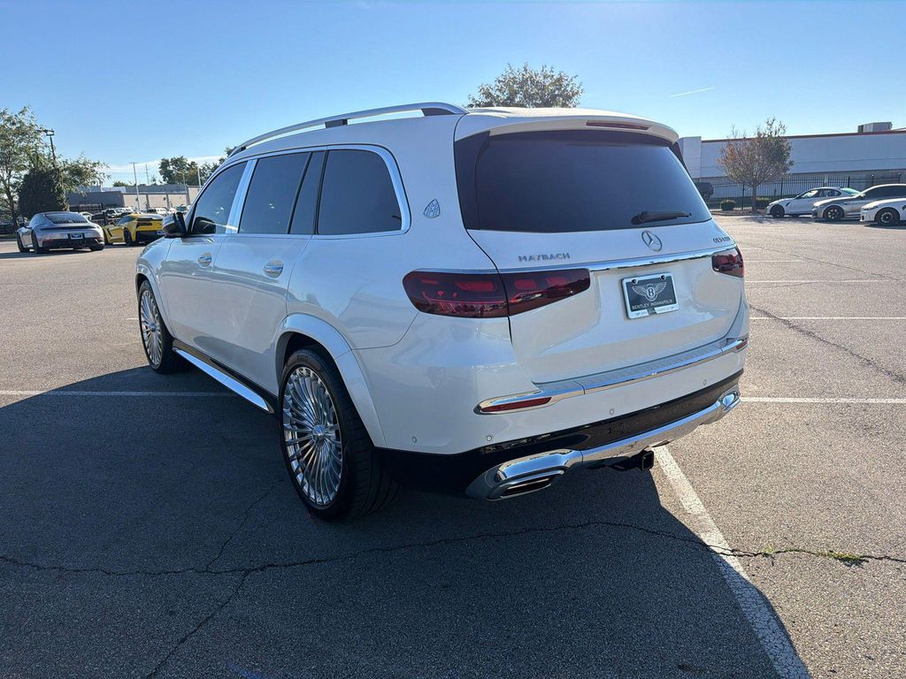 صورة 8 لـ 2024 Mercedes-BENZ GLS MAYBACH