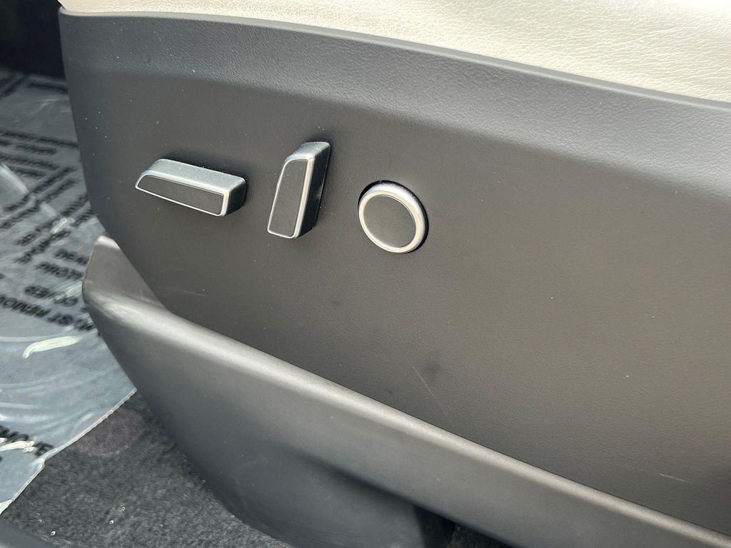 صورة 33 لـ 2022 Tesla MODEL X DUAL MOTOR ALL-WHEEL DRIVE