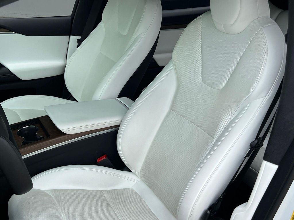 2022 Tesla MODEL X DUAL MOTOR ALL-WHEEL DRIVE — фото 4