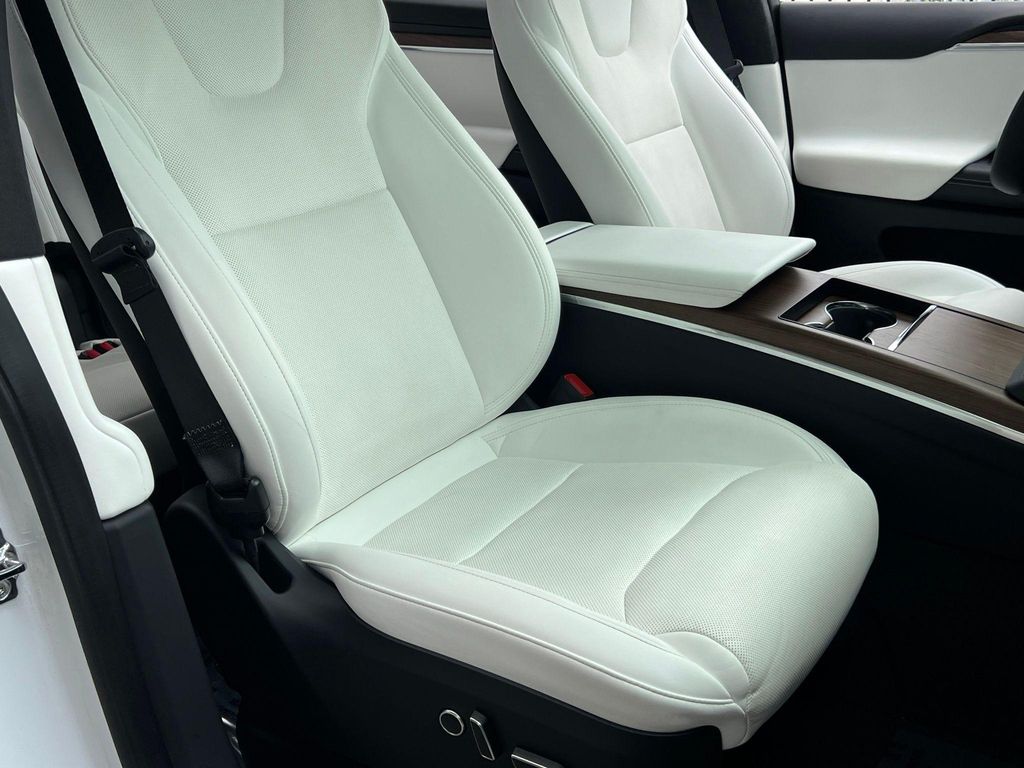صورة 17 لـ 2022 Tesla MODEL X DUAL MOTOR ALL-WHEEL DRIVE