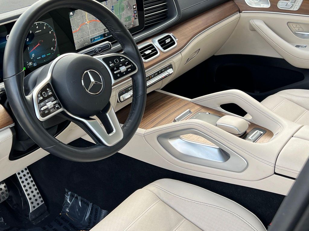 MERCEDES-BENZ GLS - 2