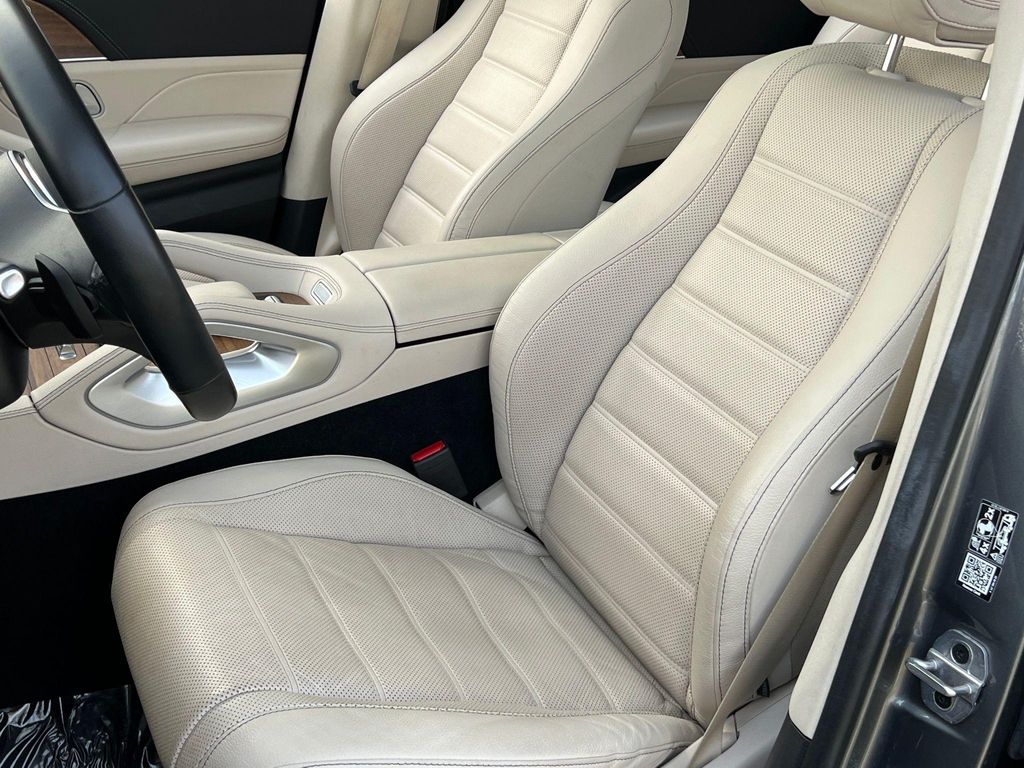 MERCEDES-BENZ GLS - 4