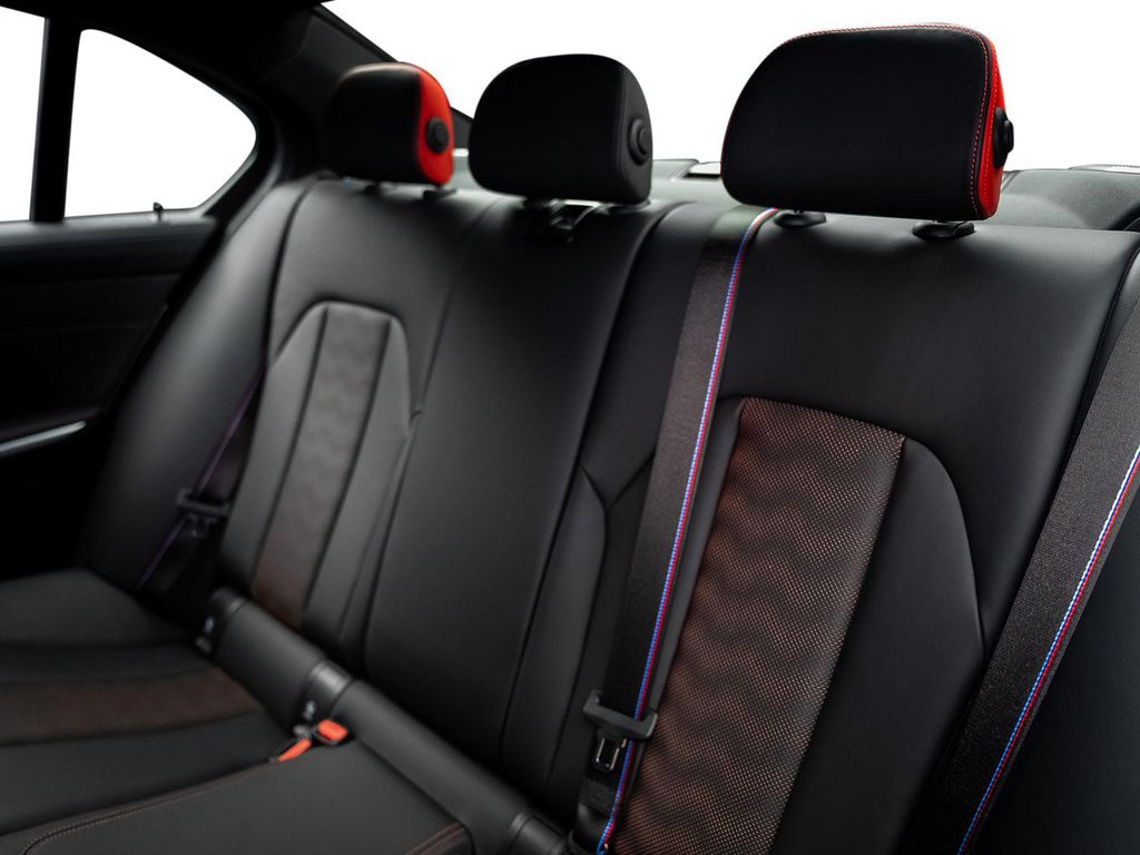 صورة مصغرة 42 لـ 2024 BMW M3 CS