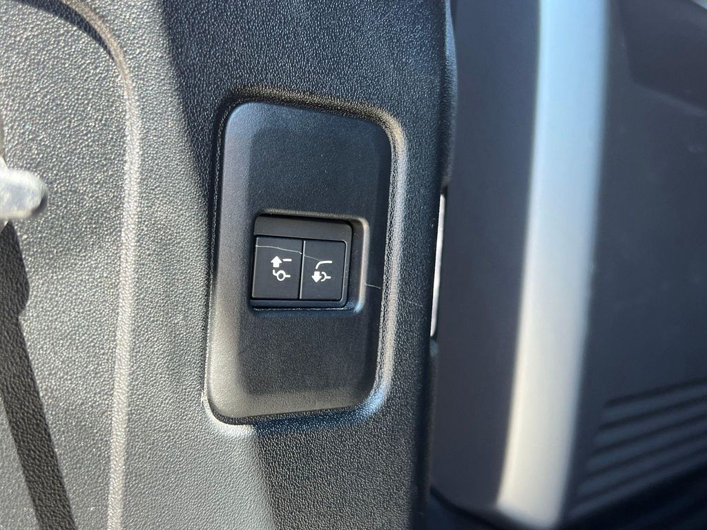 2023 LAND Rover DEFENDER 110 V8 缩略图 24