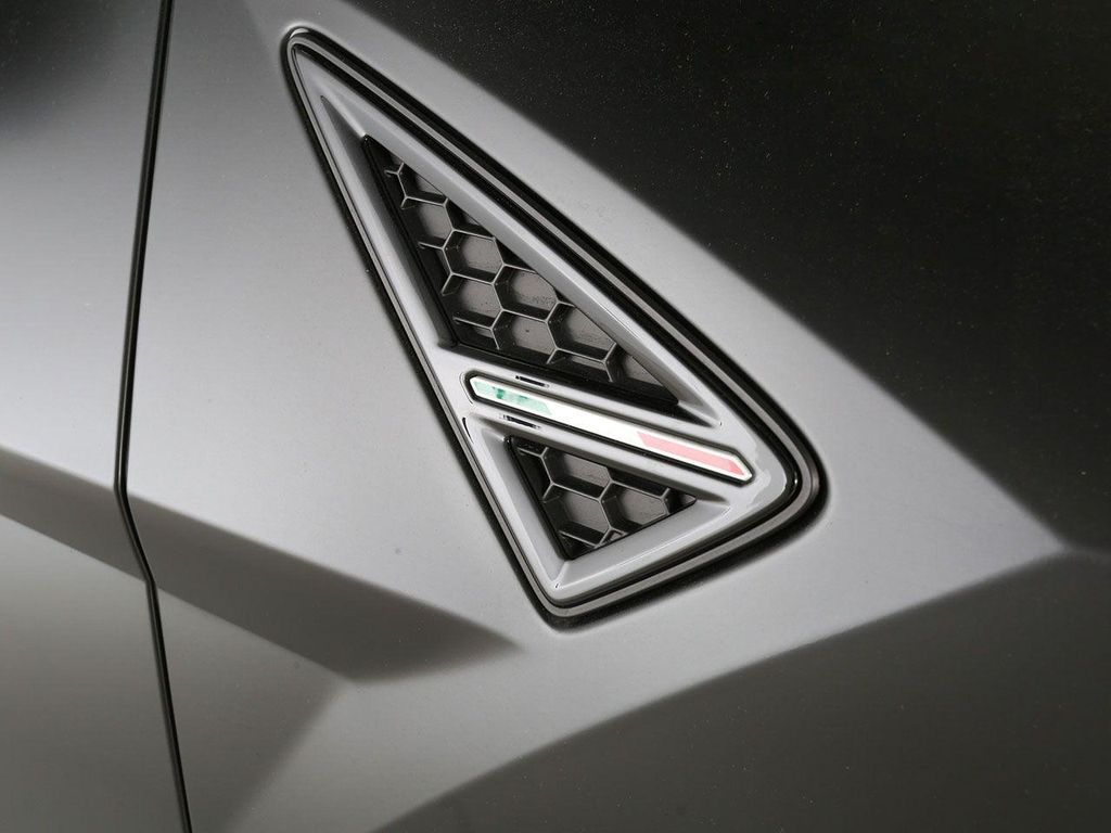 2022 Lamborghini URUS 照片 15