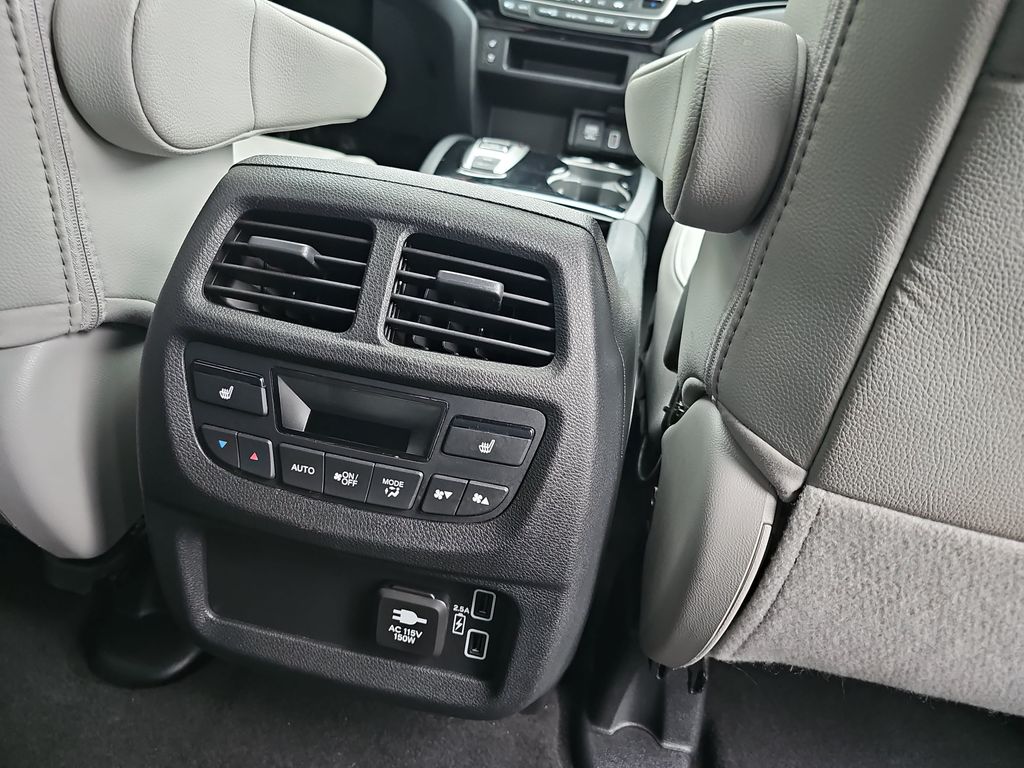 صورة مصغرة 12 لـ 2021 Honda PASSPORT ELITE