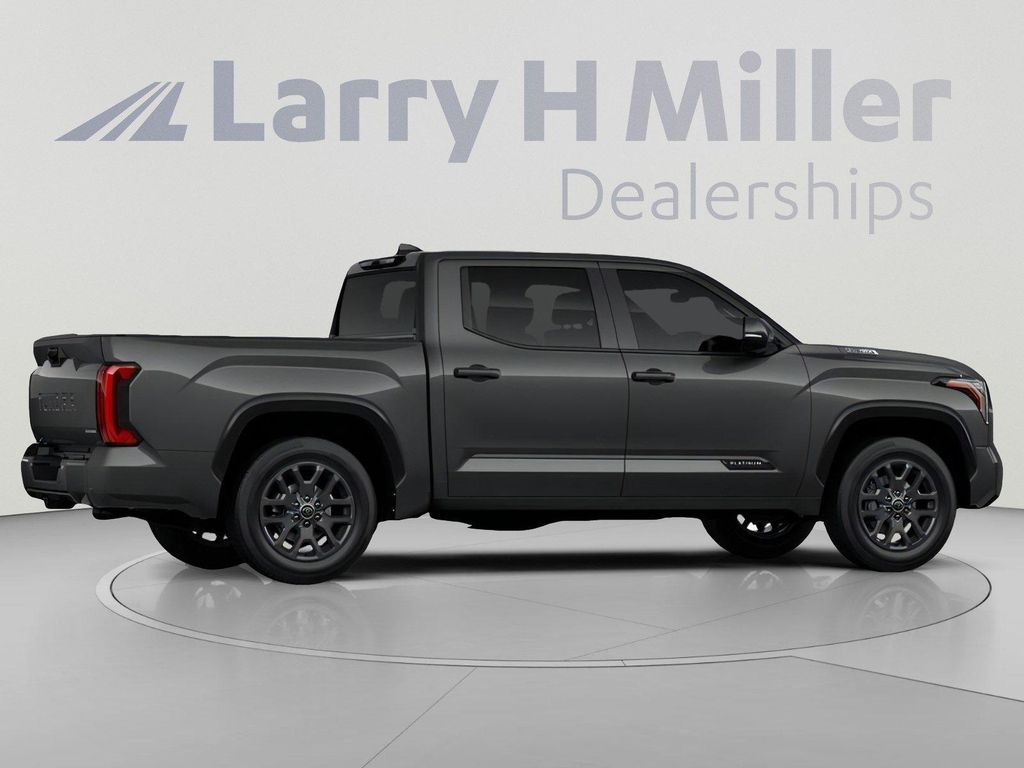 2026 Toyota TUNDRA HYBRID PLATINUM — фото 11