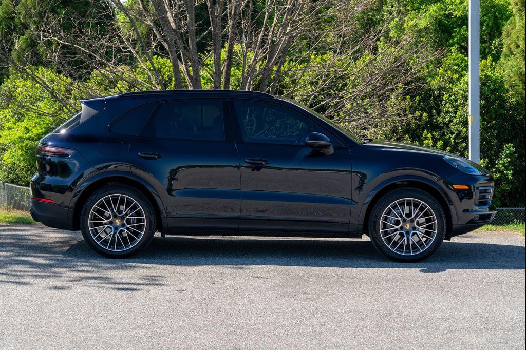 PORSCHE CAYENNE - 8