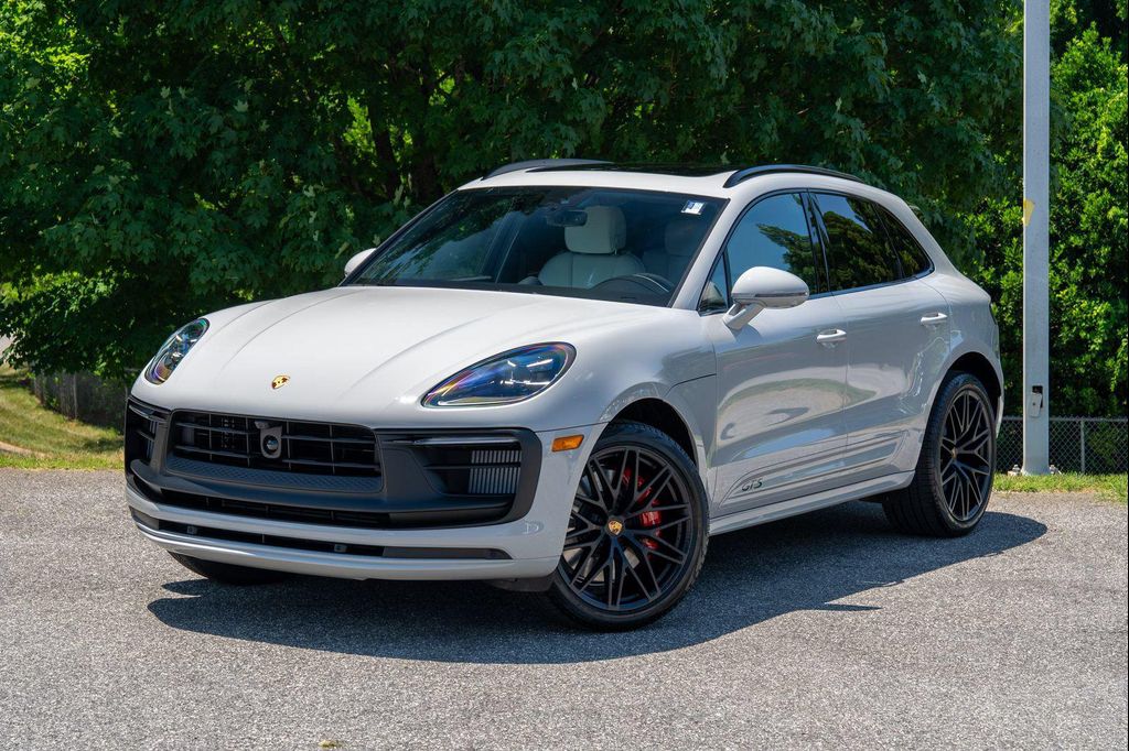 New 2026 Porsche Macan Macan GTS