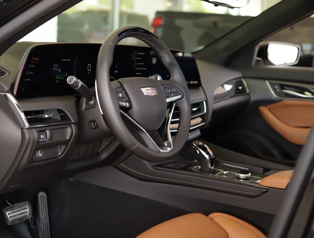صورة 9 لـ 2026 Cadillac CT5 PREMIUM LUXURY