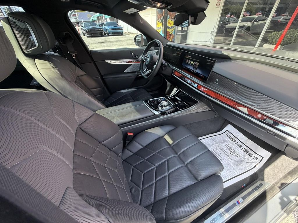 2023 BMW I7 XDRIVE60 — миниатюра 17