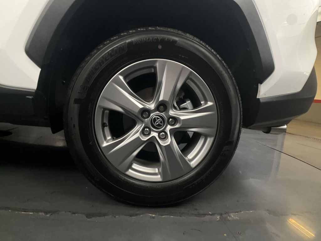 صورة مصغرة 25 لـ 2025 Toyota RAV4 XLE