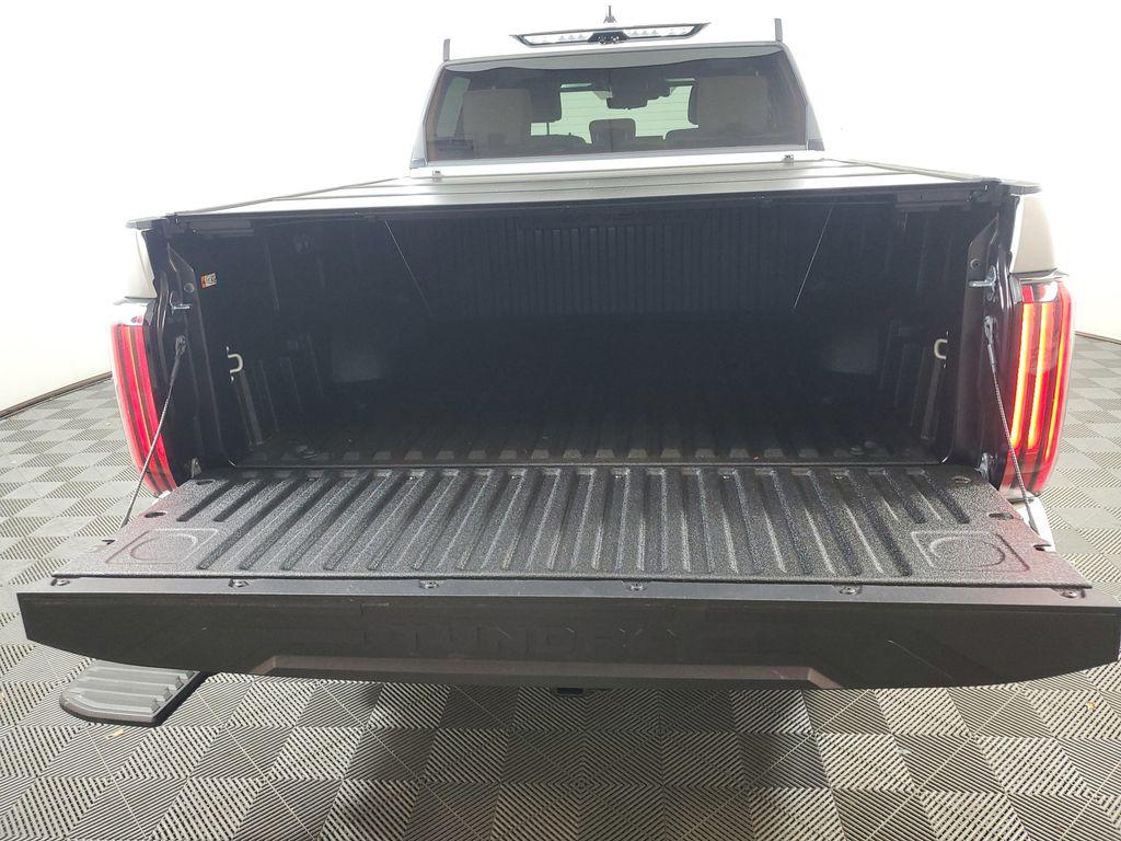 TOYOTA TUNDRA - 9