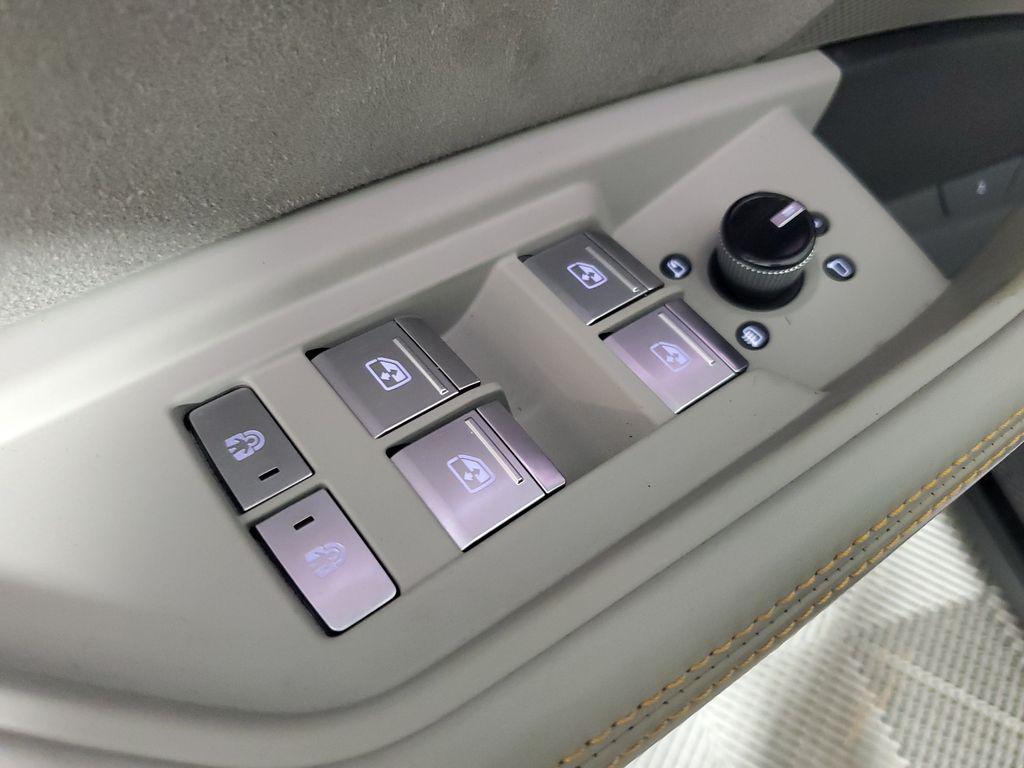 2024 AUDI Q8 E-TRON PRESTIGE — миниатюра 19