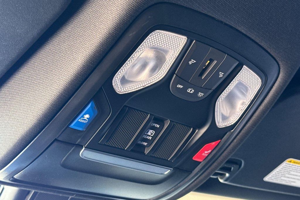 2025 RAM 1500 TRADESMAN thumbnail 24