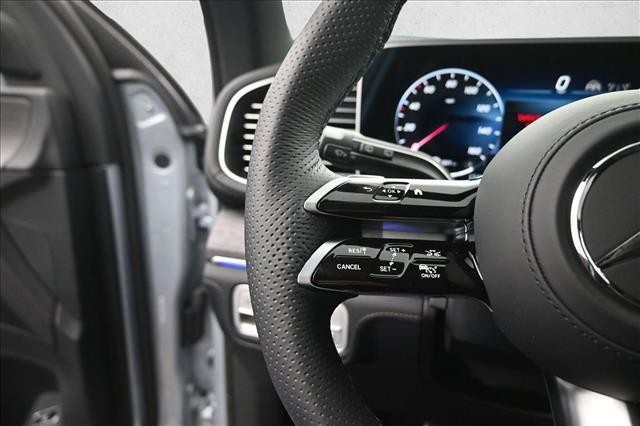 2026 Mercedes-BENZ GLS — миниатюра 15