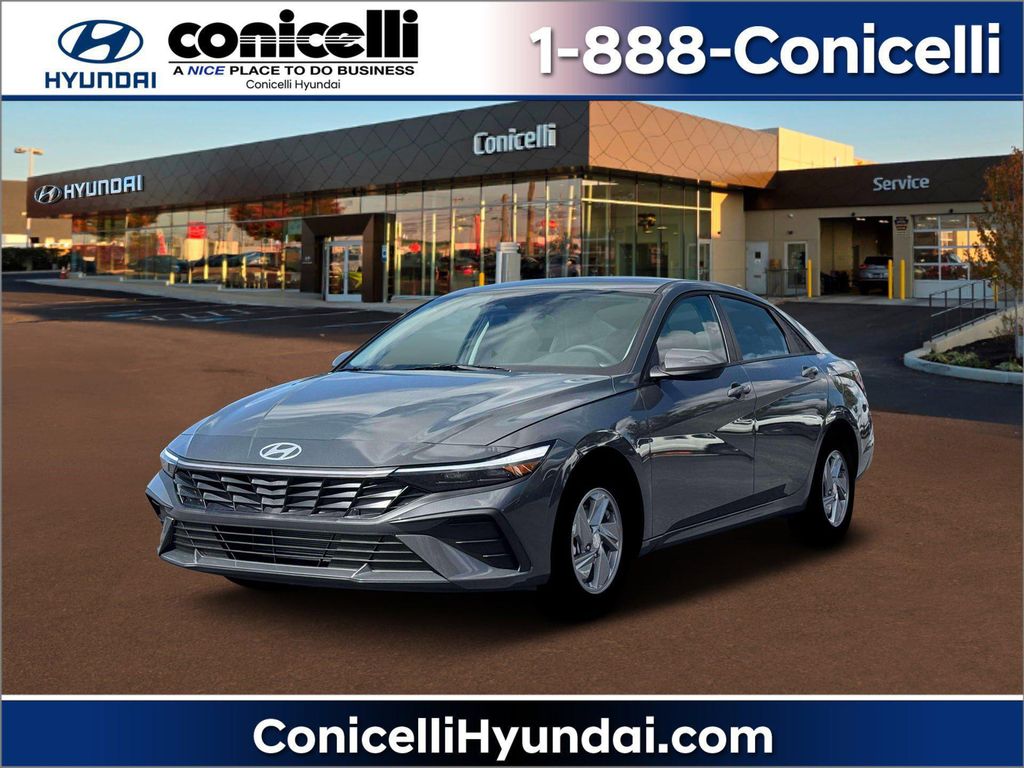 New 2026 Hyundai ELANTRA SE