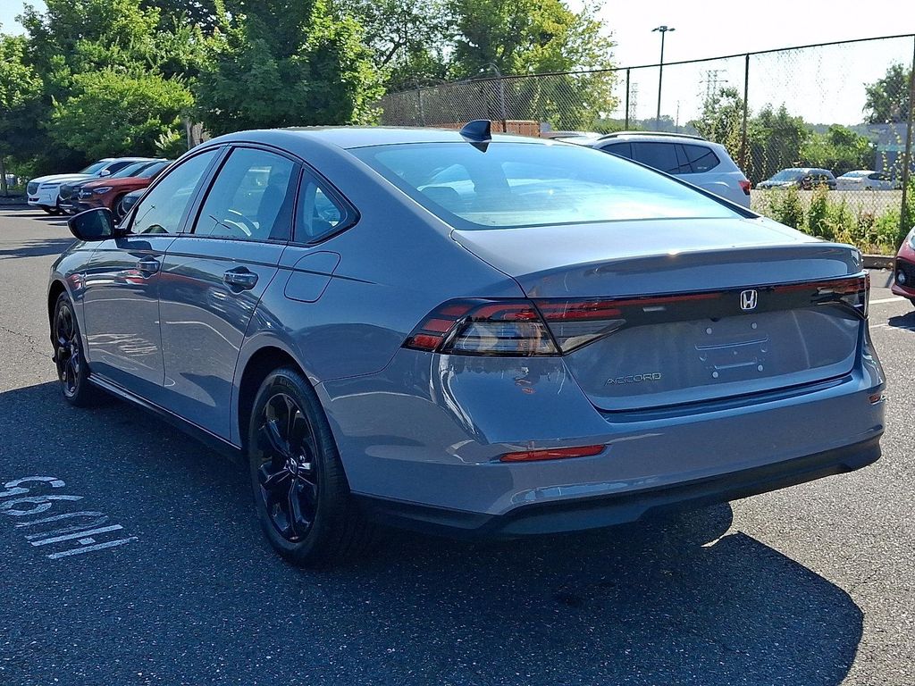 صورة 4 لـ 2025 Honda ACCORD SE
