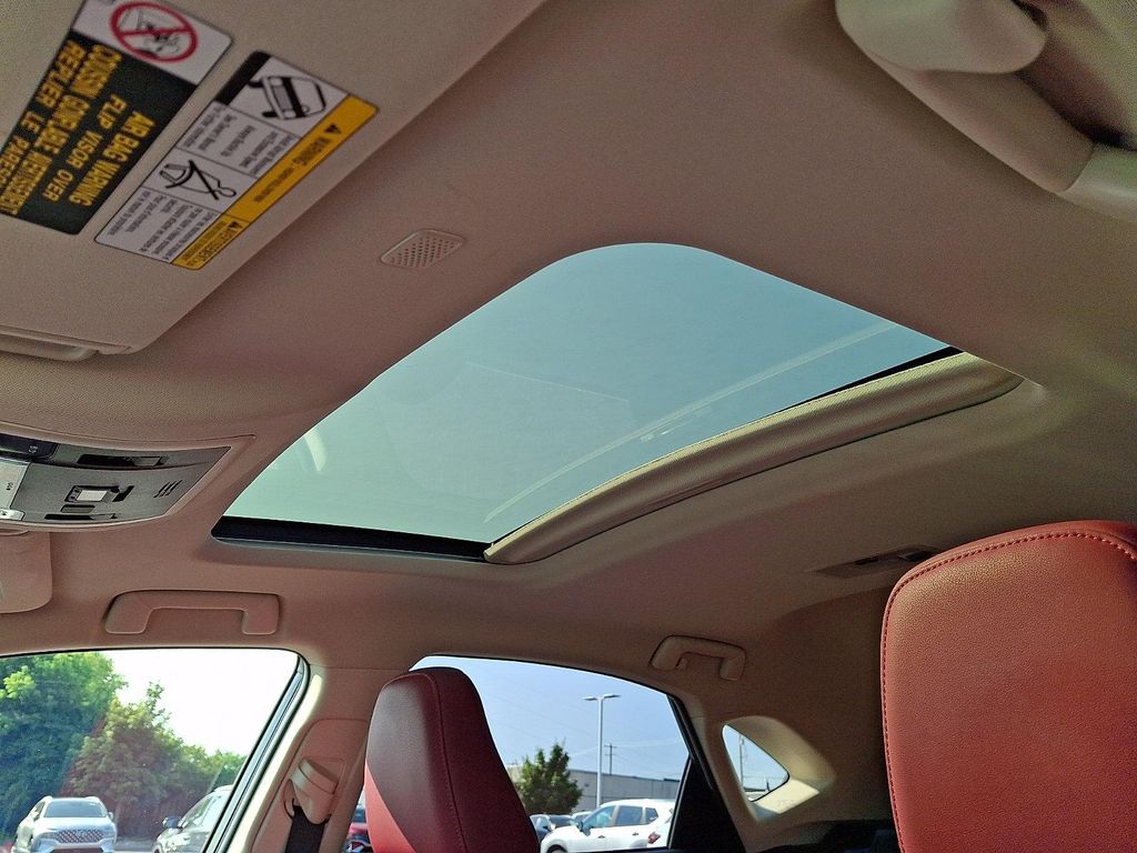 صورة مصغرة 14 لـ 2021 Lexus NX 300 BASE