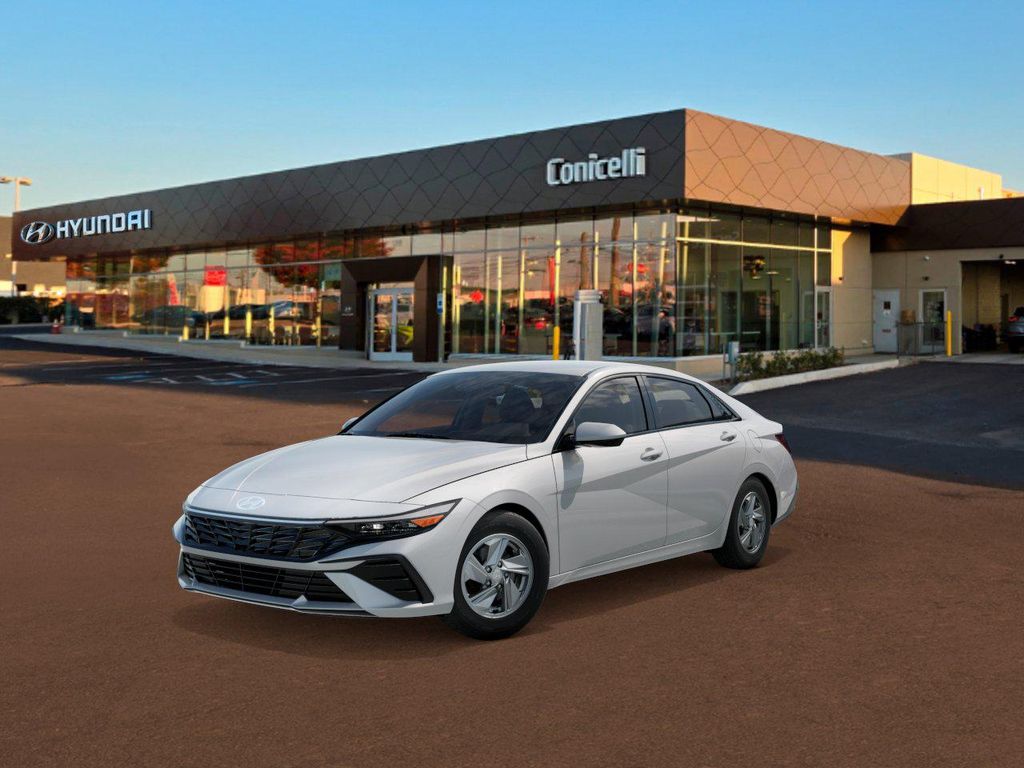 New 2026 Hyundai ELANTRA SE