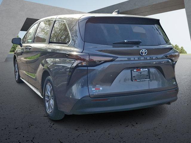 TOYOTA SIENNA - 4