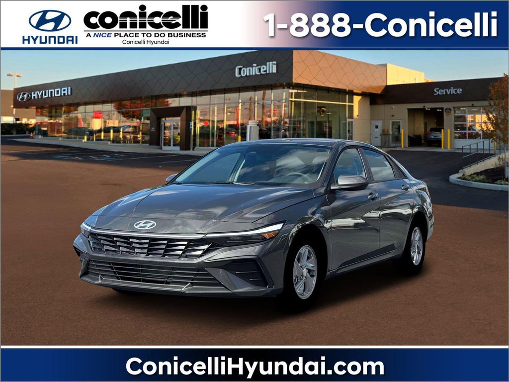 New 2026 Hyundai ELANTRA SE