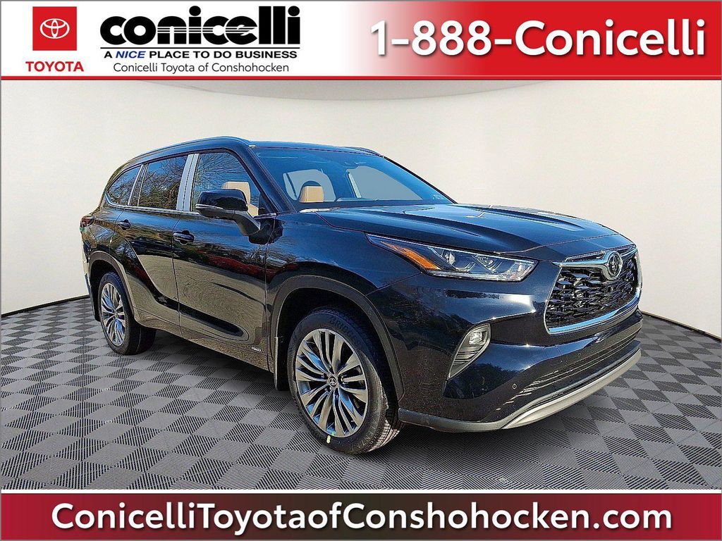 New 2026 Toyota Highlander Hybrid Platinum