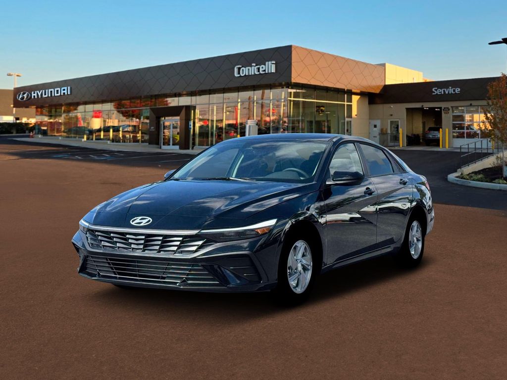 New 2026 Hyundai ELANTRA SE