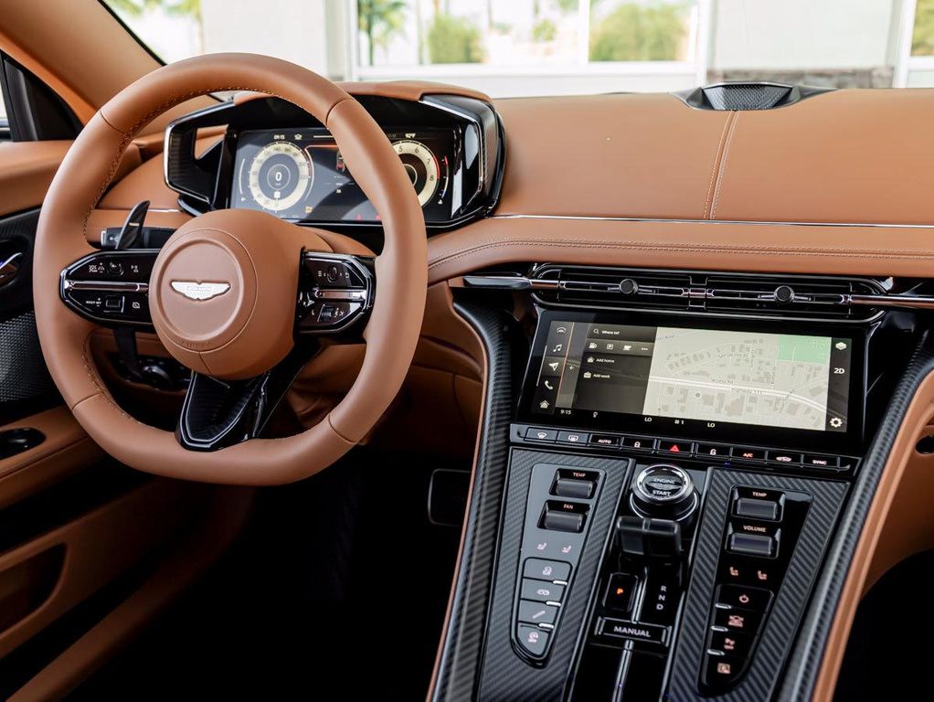 2026 Aston Martin DB12 S 缩略图 27