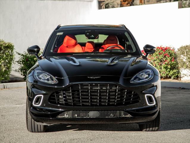 2021 ASTON MARTIN DBX AWD photo 3