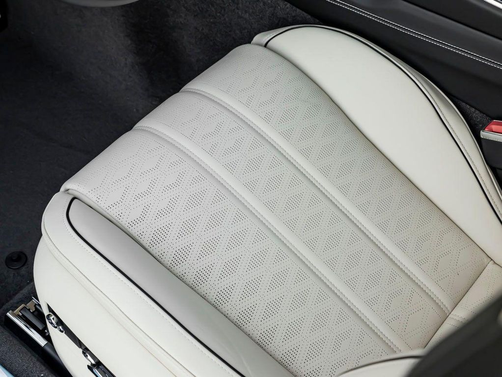 2026 Bentley FLYING SPUR MULLINER — миниатюра 20