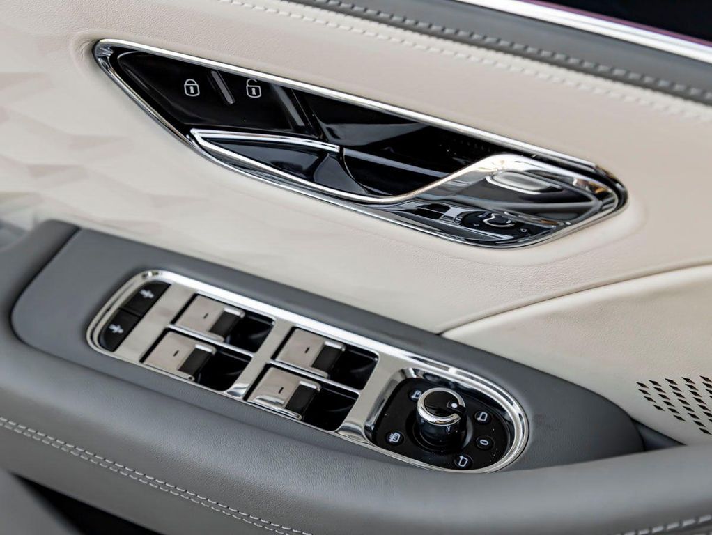 2026 Bentley FLYING SPUR MULLINER — фото 28