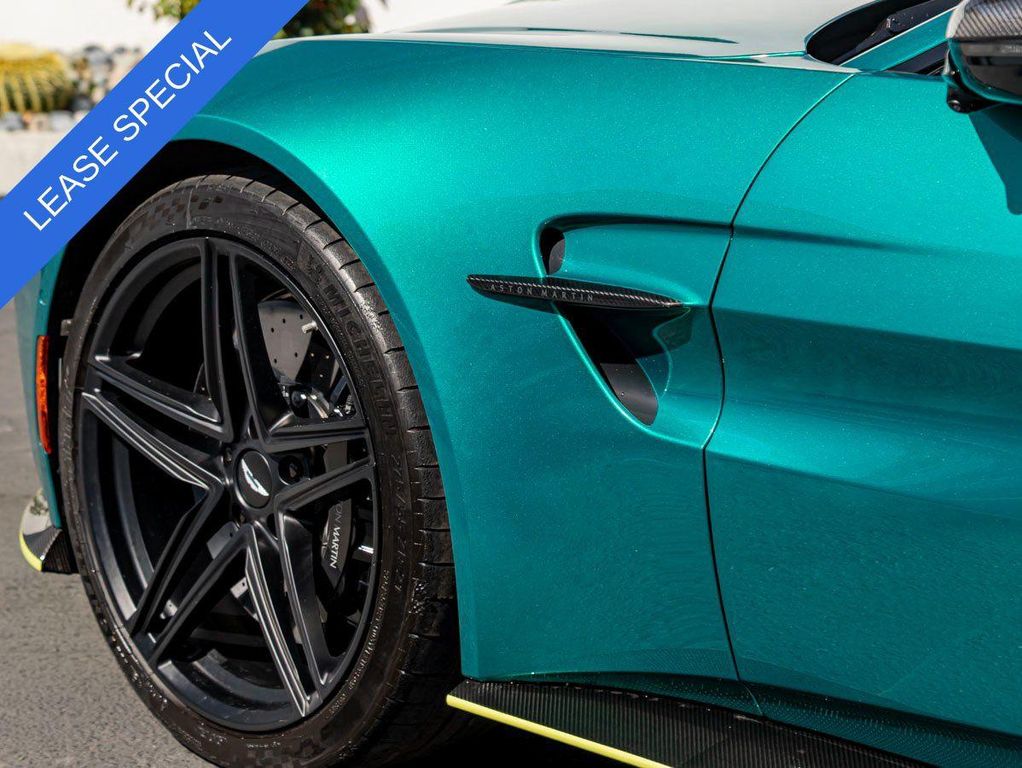 2025 Aston Martin VANTAGE BASE — фото 9