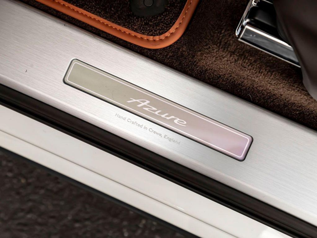 صورة مصغرة 30 لـ 2026 Bentley BENTAYGA AZURE