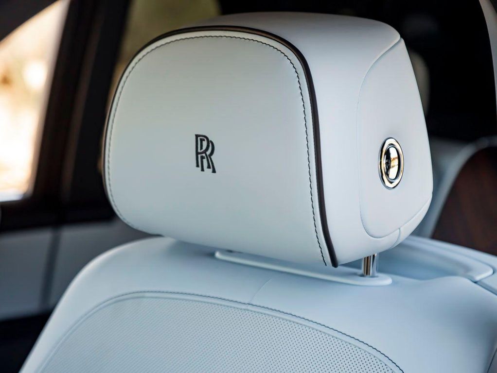 ROLLS-ROYCE CULLINAN - 10