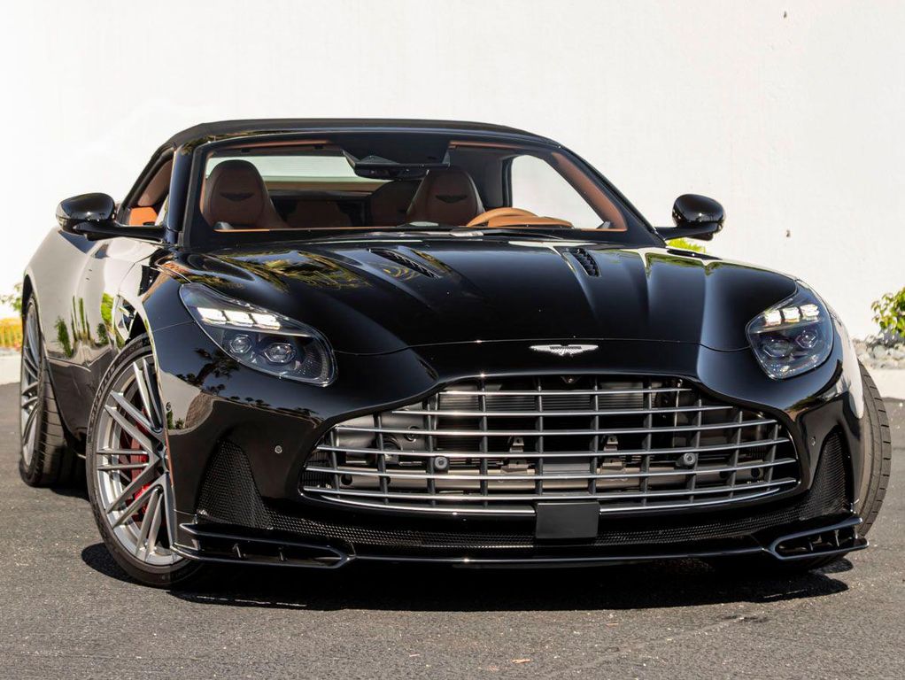 2026 Aston Martin DB12 S — фото 6