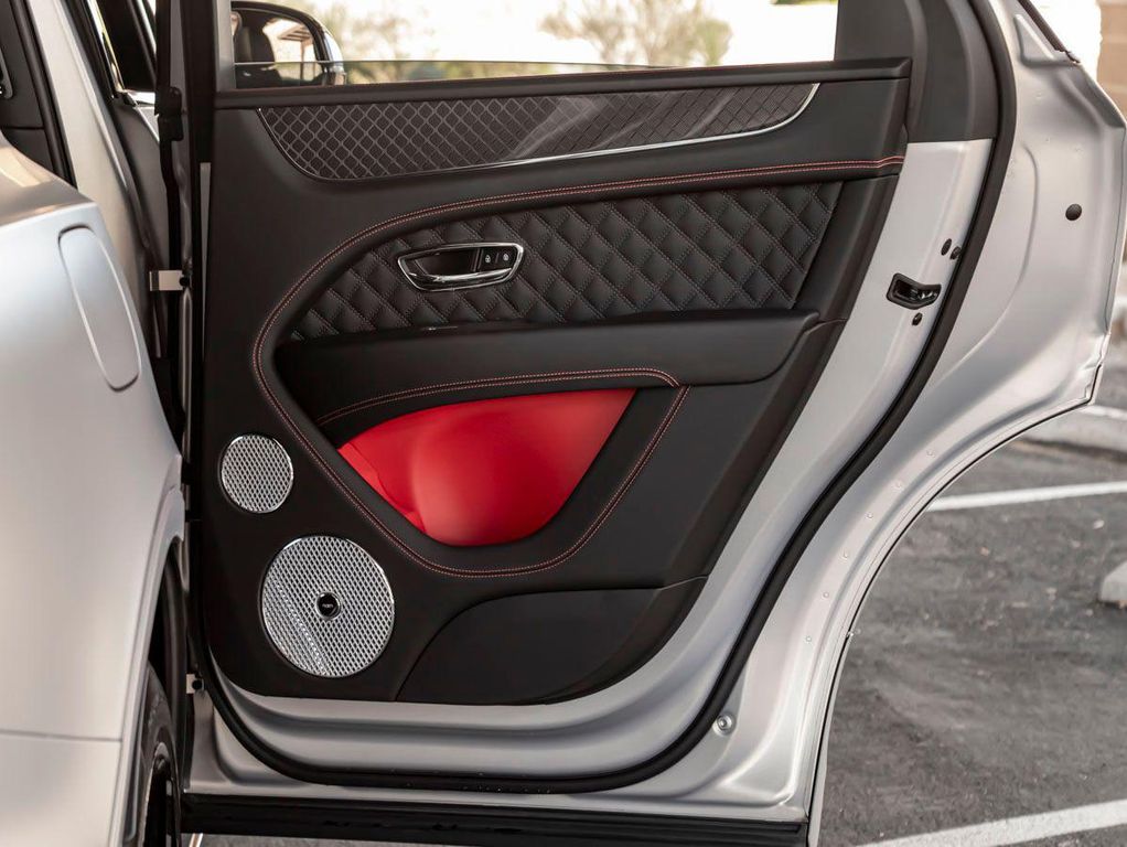 صورة مصغرة 28 لـ 2025 Bentley BENTAYGA S BLACK EDITION
